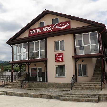 Motel Aris Meridian Piatra Neamt Exterior photo