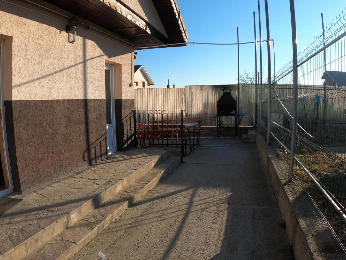 Motel Aris Meridian Piatra Neamt Exterior photo