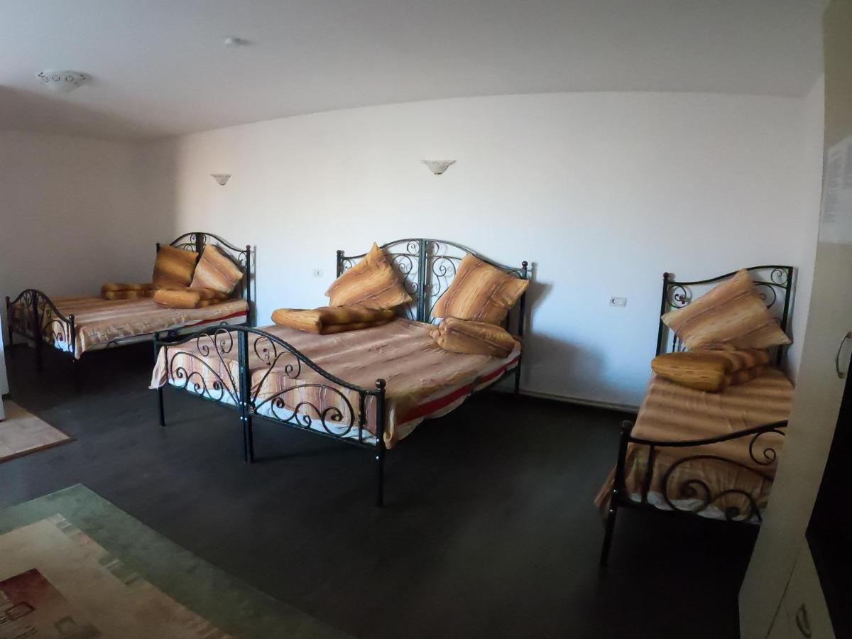 Motel Aris Meridian Piatra Neamt Exterior photo