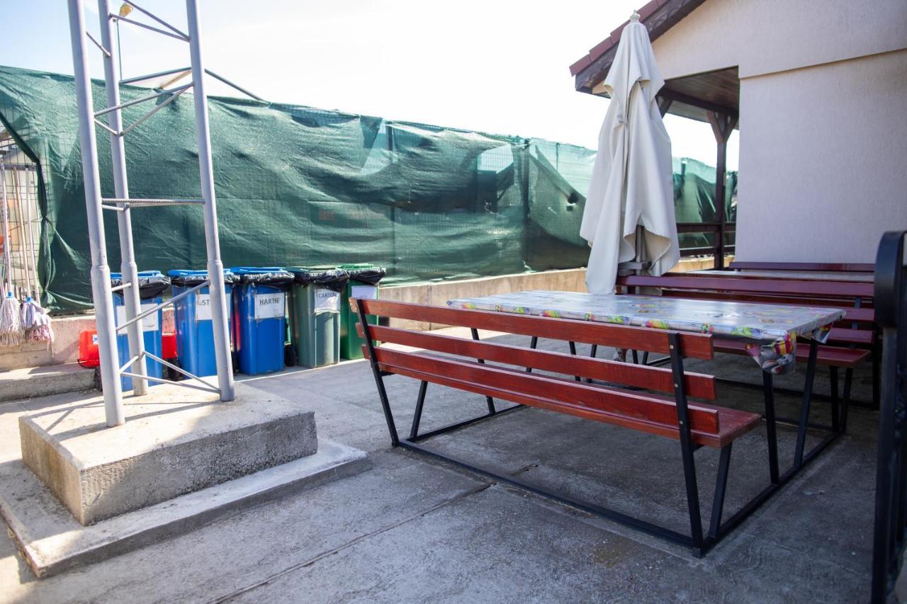 Motel Aris Meridian Piatra Neamt Exterior photo