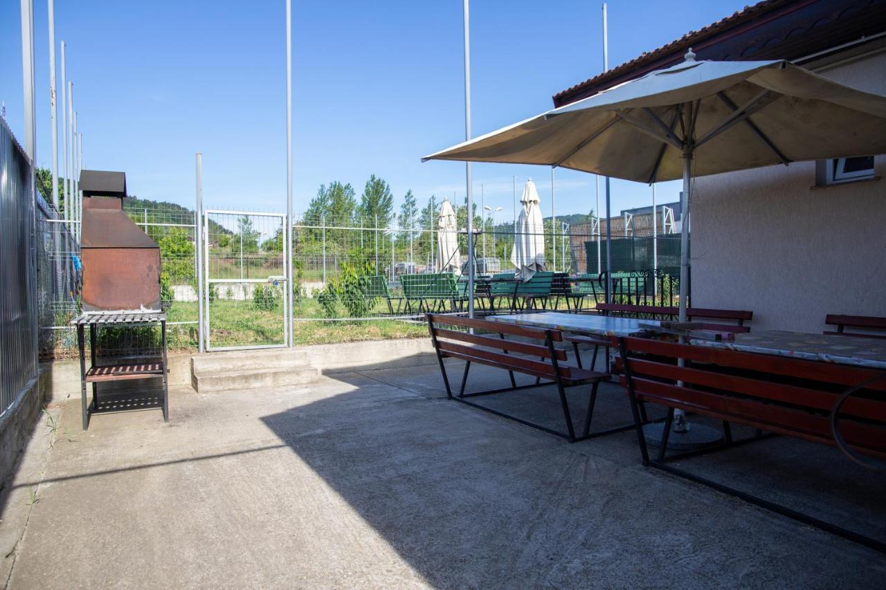 Motel Aris Meridian Piatra Neamt Exterior photo