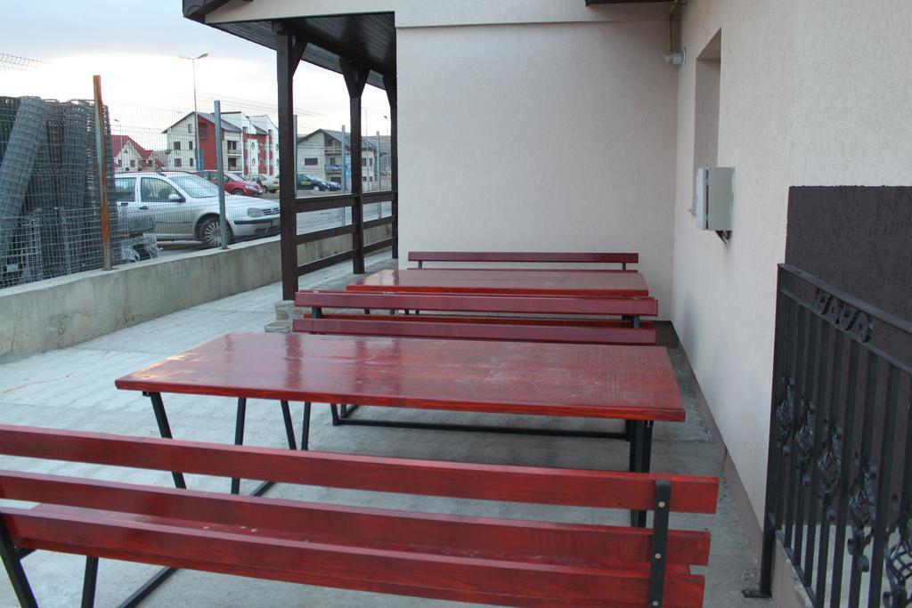 Motel Aris Meridian Piatra Neamt Exterior photo