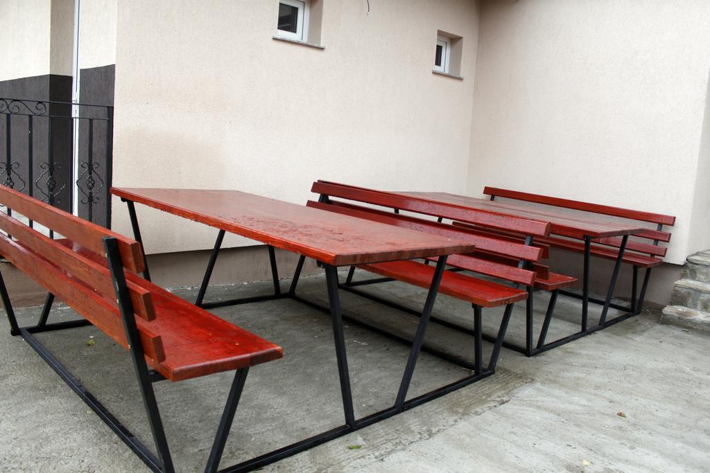 Motel Aris Meridian Piatra Neamt Exterior photo